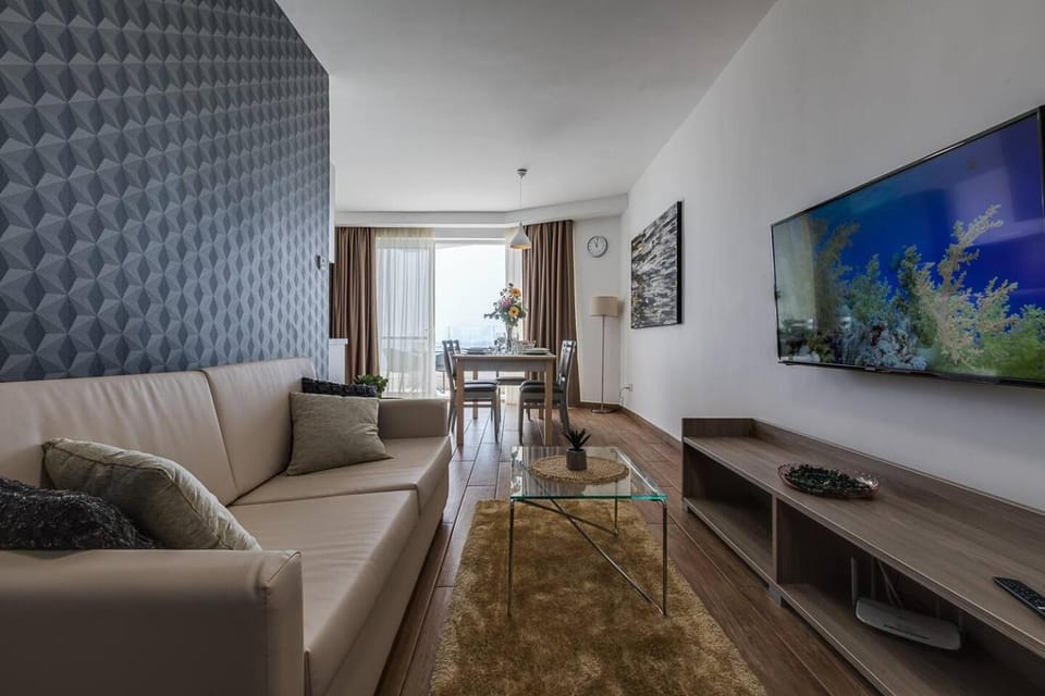 Lovely 1BED Seafront SPB - Flat 4 by Homely Apartment in Saint Paul's Bay