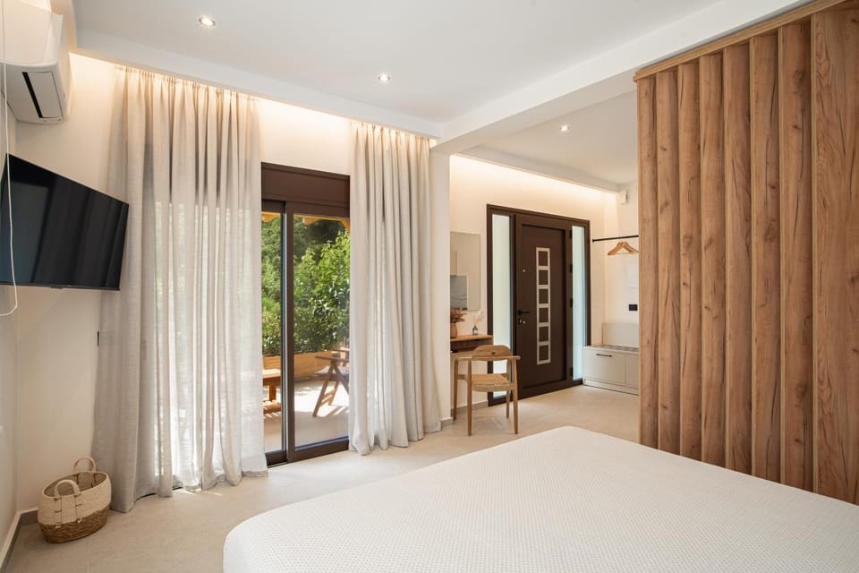 TV and multimedia, Photo of the whole room, Bedroom, air conditioner