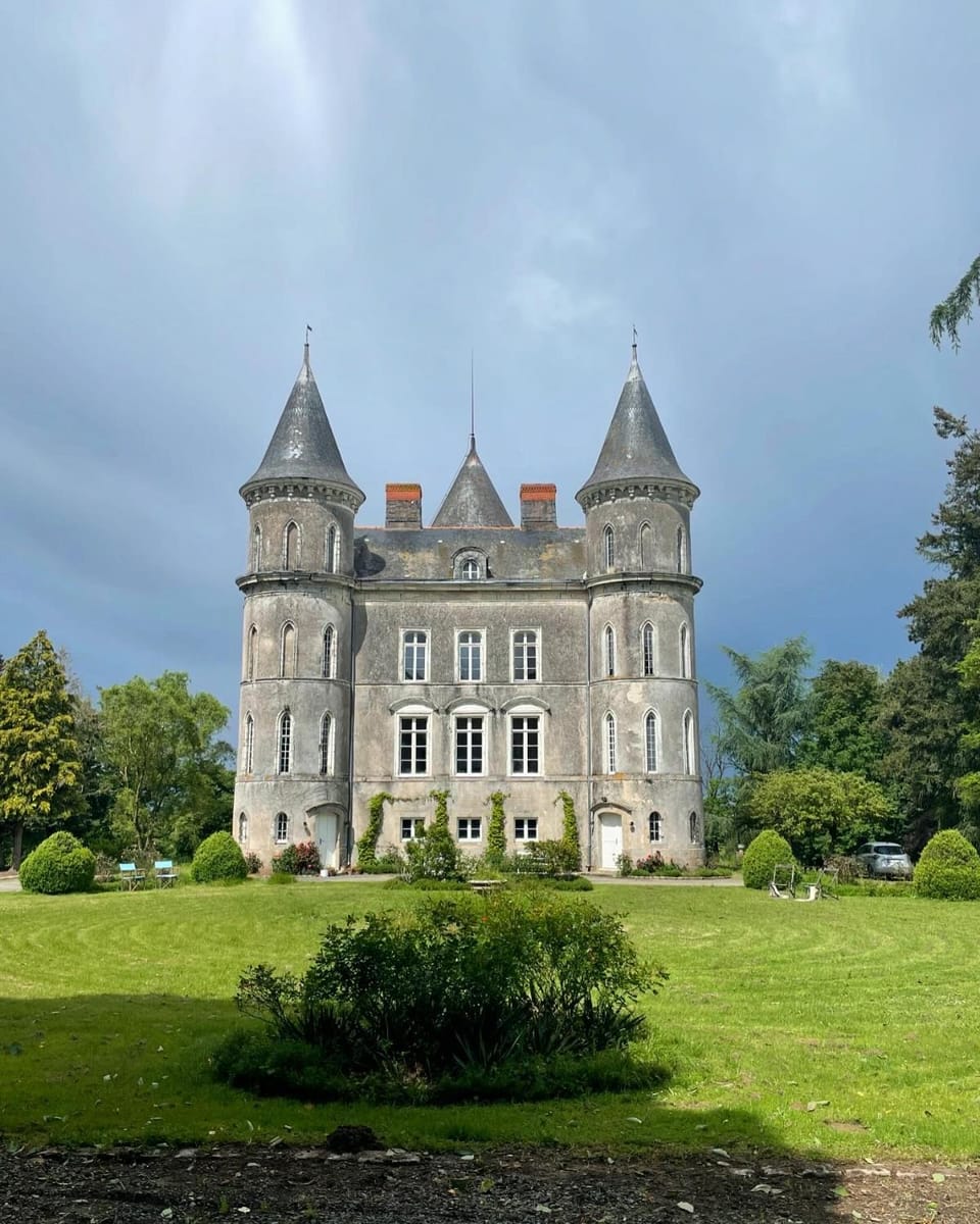 Château Doré les Tours - Appartement Renard - Proche Puy du Fou House in Pays de la Loire