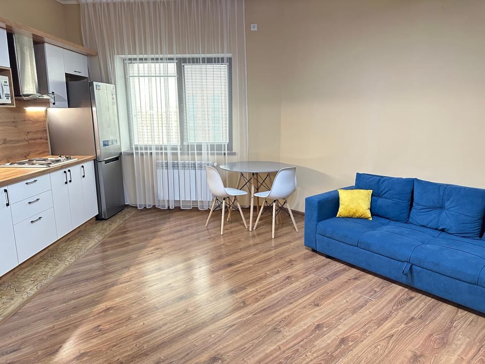 Комфортабельная 2-х комнатная квартира в 100м от метро Алатау Apartment in Almaty