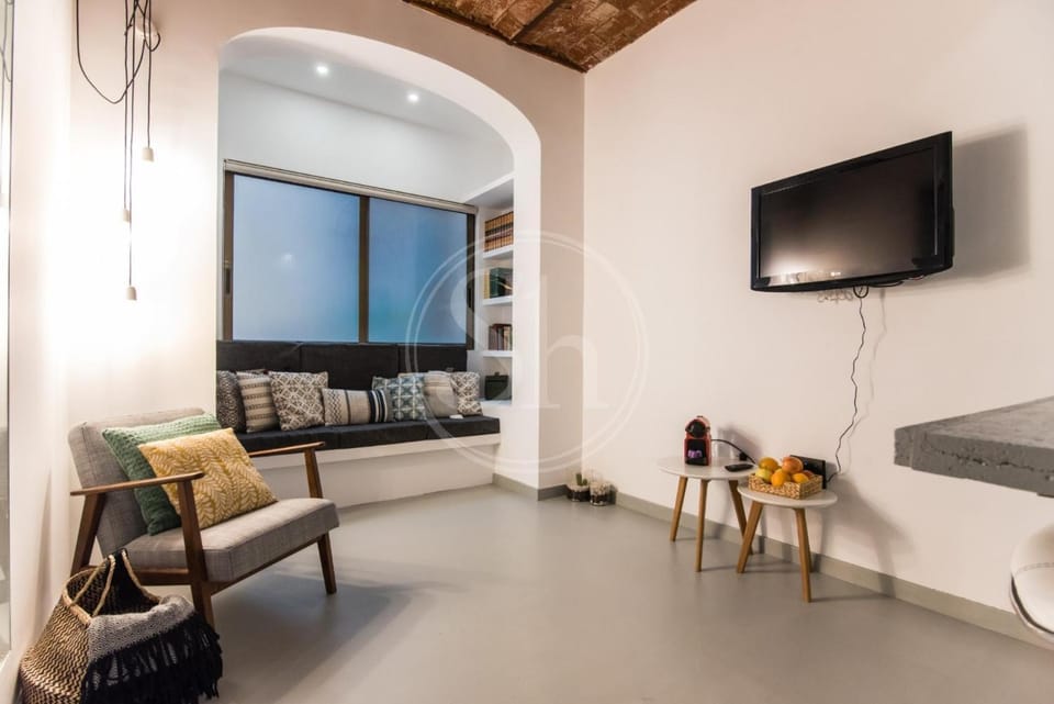 TV and multimedia, Living room, Seating area, Dining area, Evening entertainment