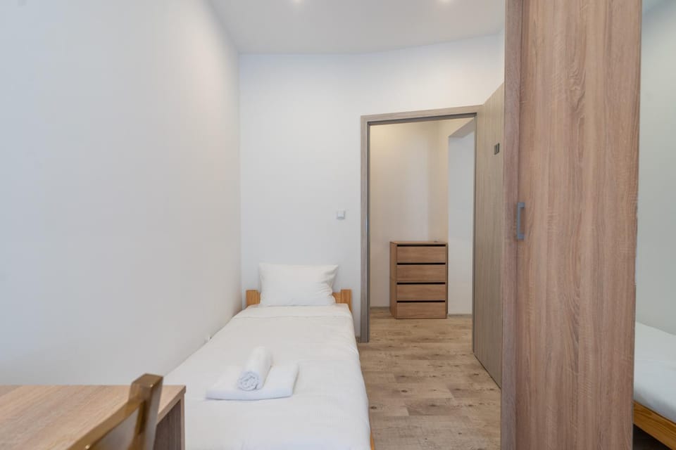 Bed, Photo of the whole room, Bedroom, towels, wardrobe