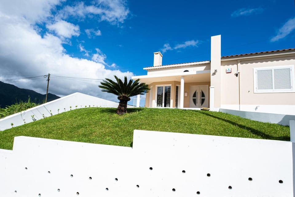 Property building, Day, Garden, Garden view