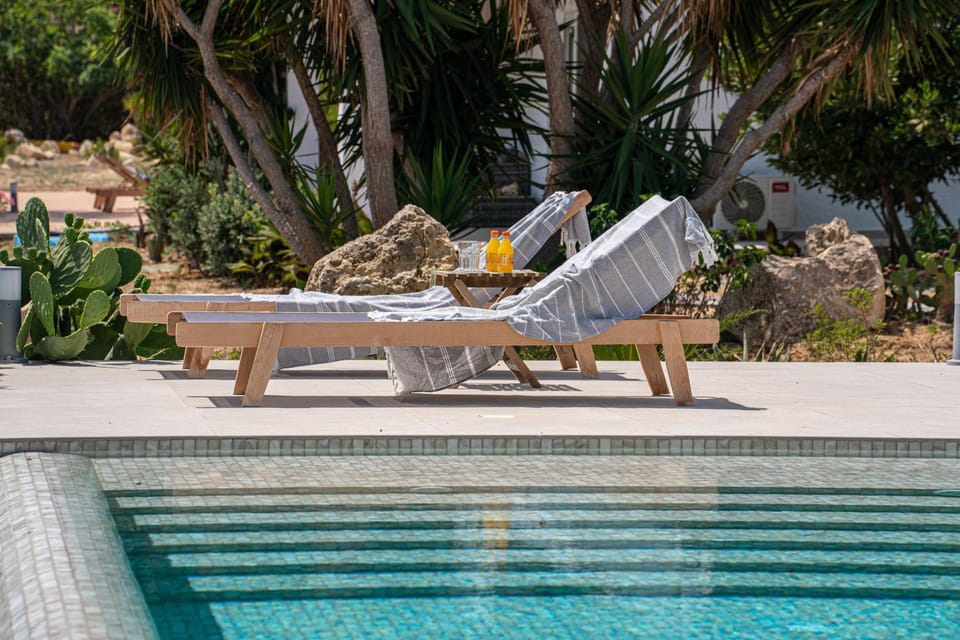 Spring, Day, Garden, Garden view, Pool view, Swimming pool, sunbed