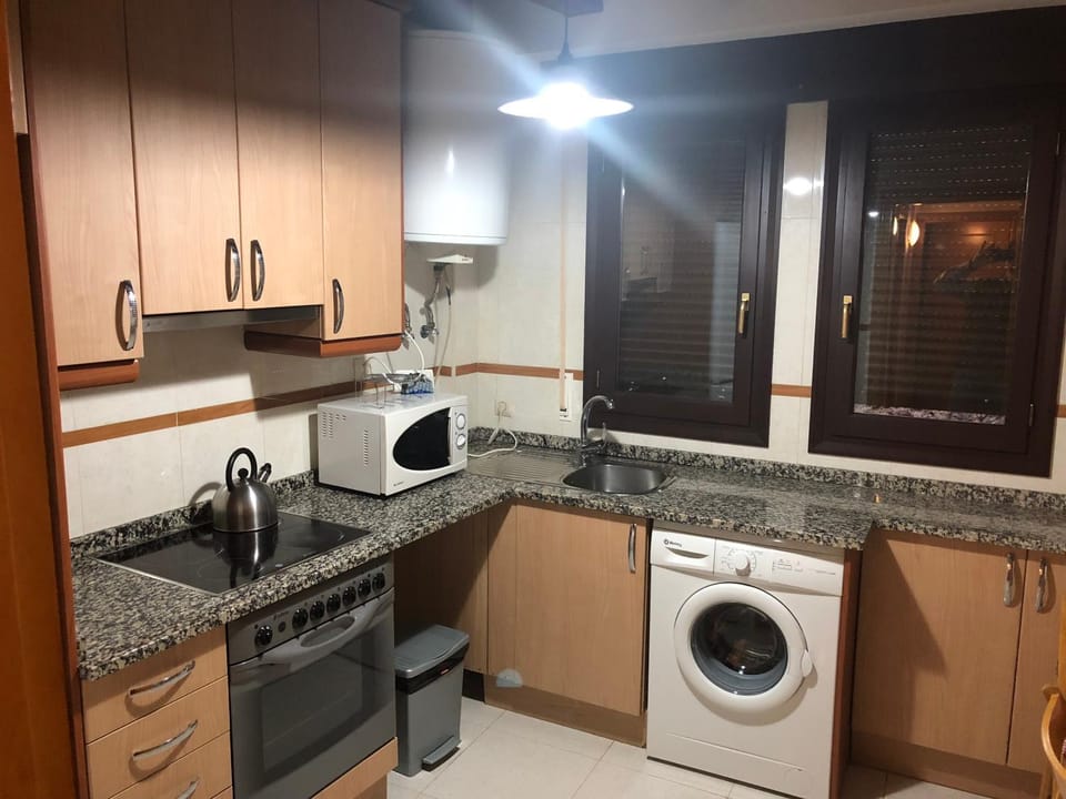 Edificio con 2 opciones DUPLEX 3 DORMITORIOS Y APARTAMENTO 1 DORMITORIO EN PLAZA MAYOR Apartment in Segovia