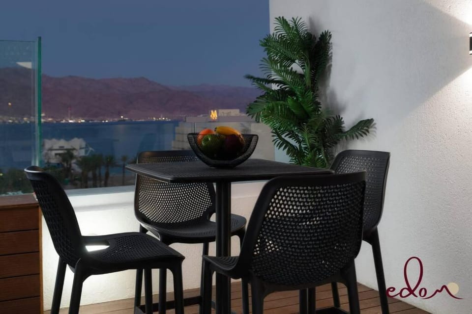 Natural landscape, View (from property/room), Balcony/Terrace