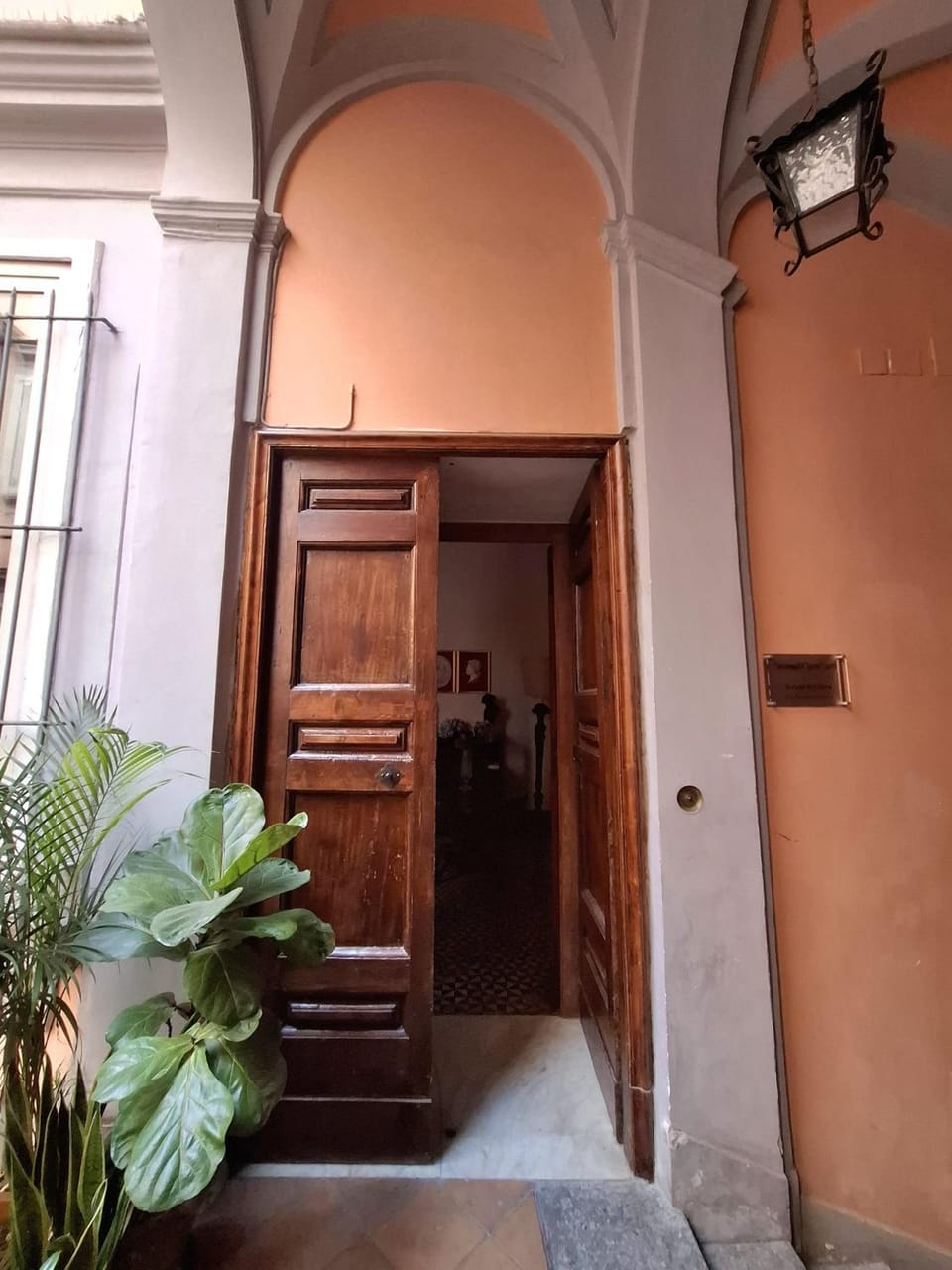 Facade/entrance