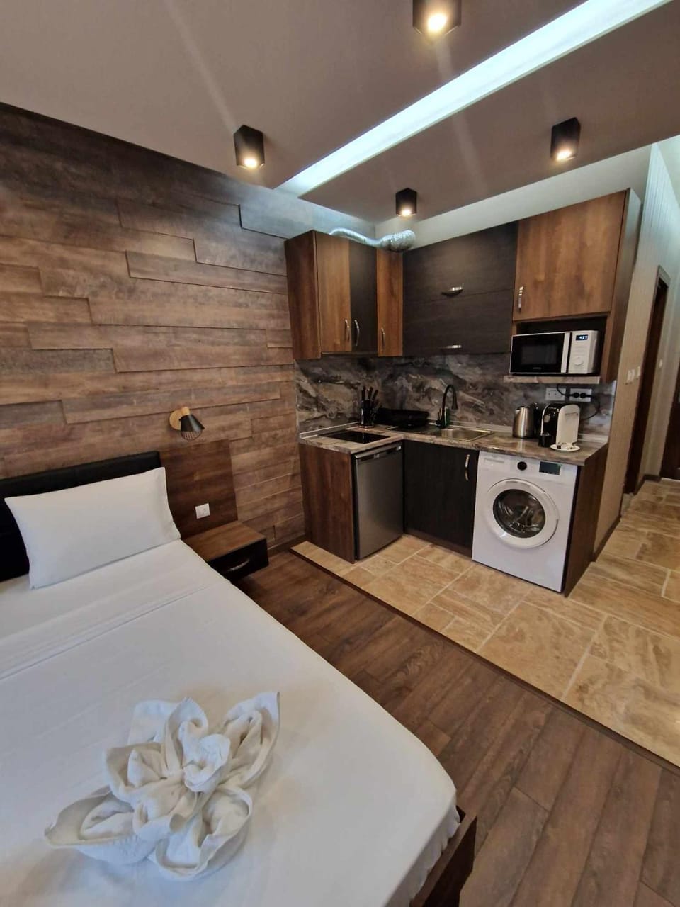 Bed, Kitchen or kitchenette, Photo of the whole room, Bedroom, stove, washing machine