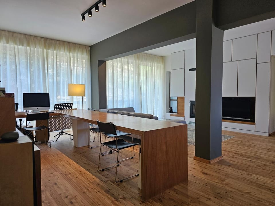 TV and multimedia, Living room, Seating area