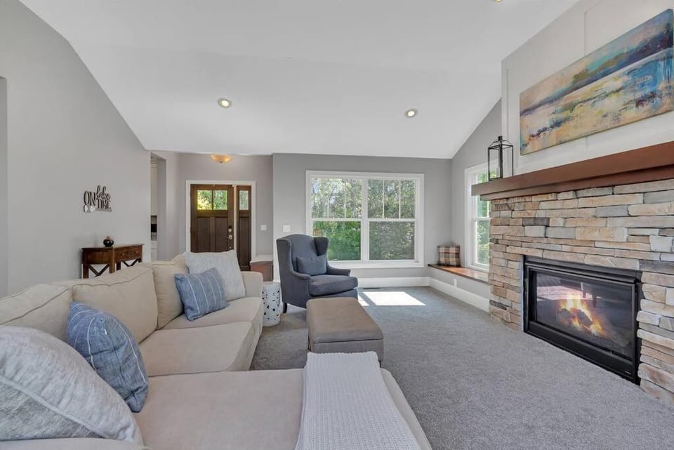 Long Lake Vacay House in Minnesota