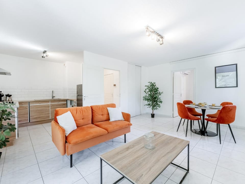 Communal lounge/ TV room, Living room, stove, kitchen, air conditioner