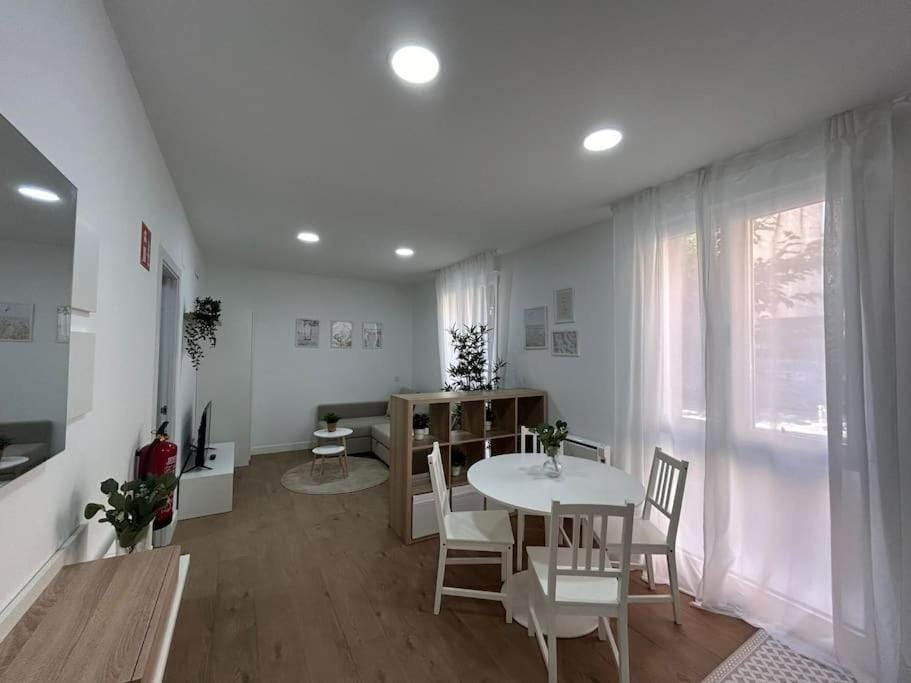 Nice studio in Madrid URQ1 Apartment in Madrid