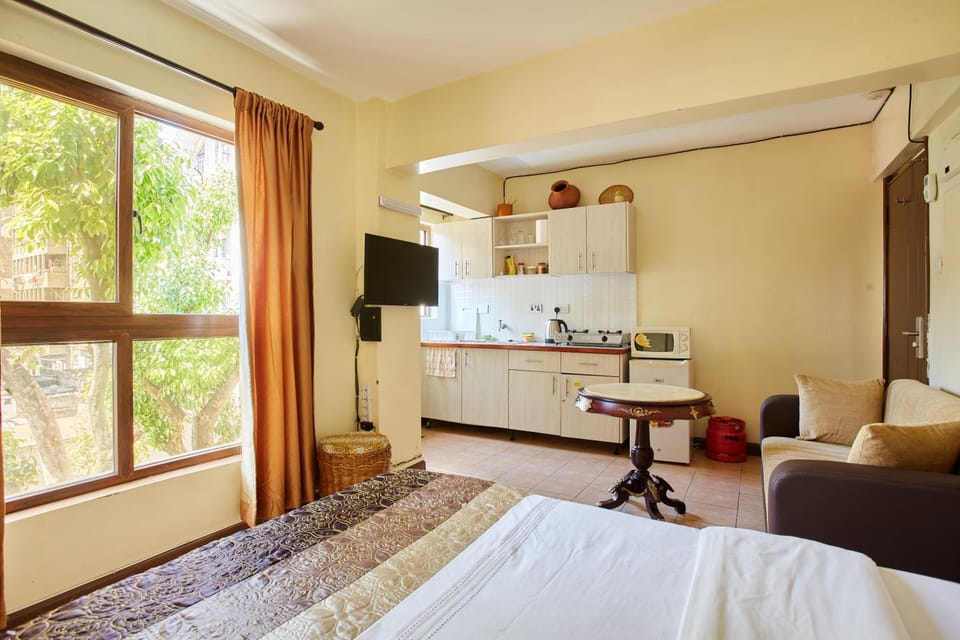 Studio Near Westlands with Rooftop Pool Apartment in Nairobi