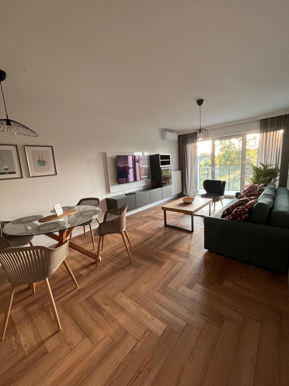 Living room, Dining area