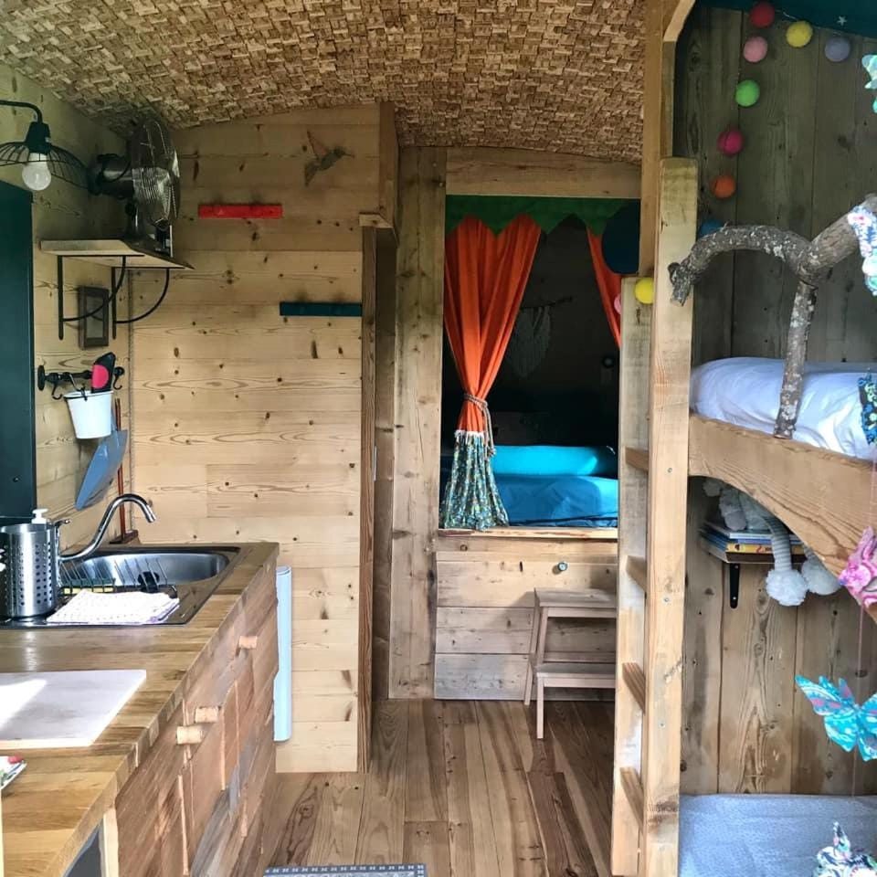 Les freytisses Roulotte Colibri Campground/ 
RV Resort in Auvergne-Rhône-Alpes