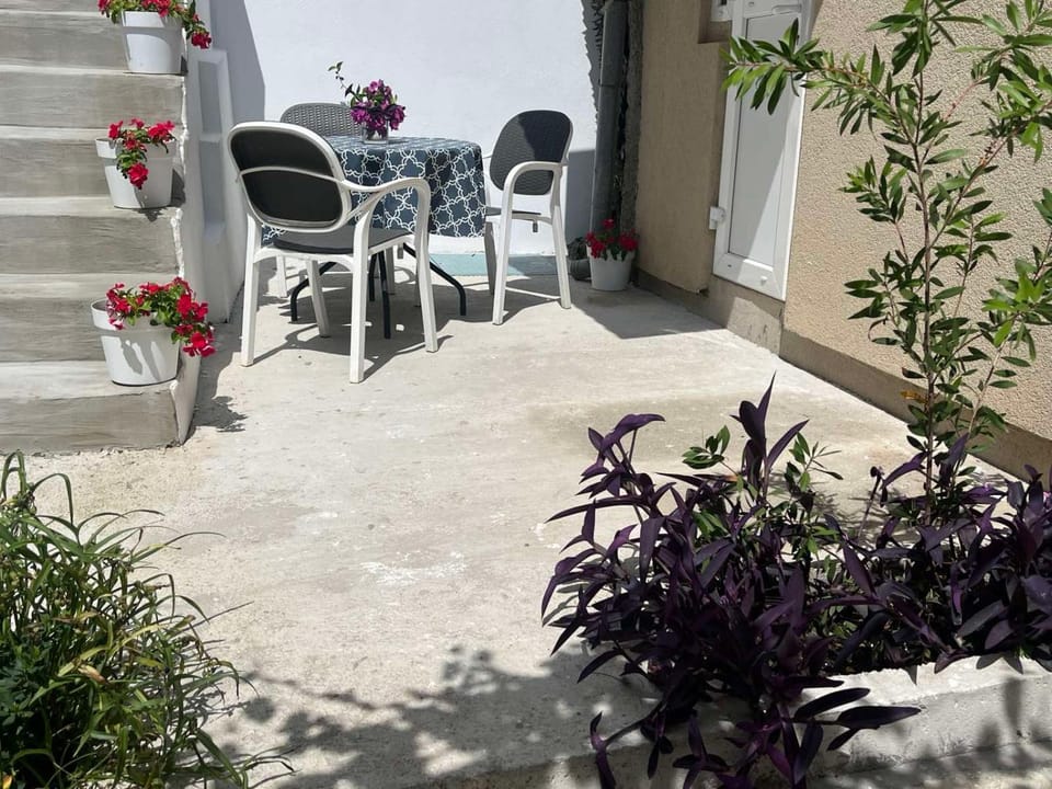 Apartman Sunset Studio Apartment in Kotor Municipality