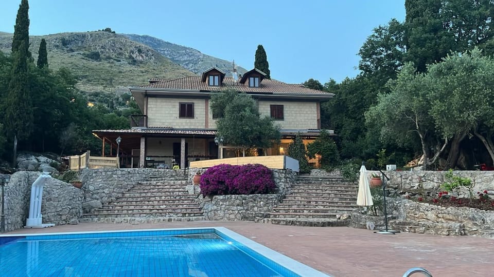 Property building, Spring, Natural landscape, Garden, Garden view, Mountain view, Pool view, Swimming pool, Swimming pool
