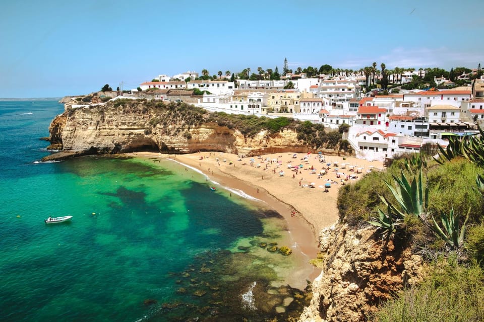 Apartment - Sleeps 2 Parking & Pool Access Apartment in Albufeira