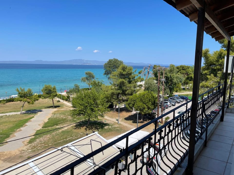 View (from property/room), Balcony/Terrace, Sea view
