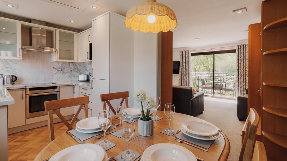 Kitchen or kitchenette, Living room, Seating area, Dining area, pet friendly, stove, toaster