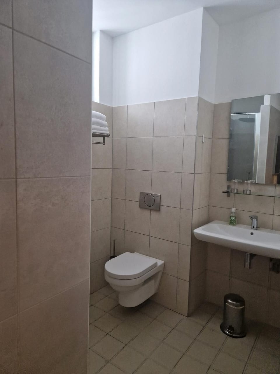 Shower, Toilet