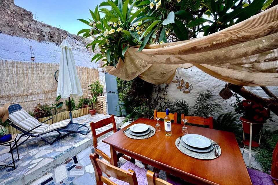 Patio, Dining area