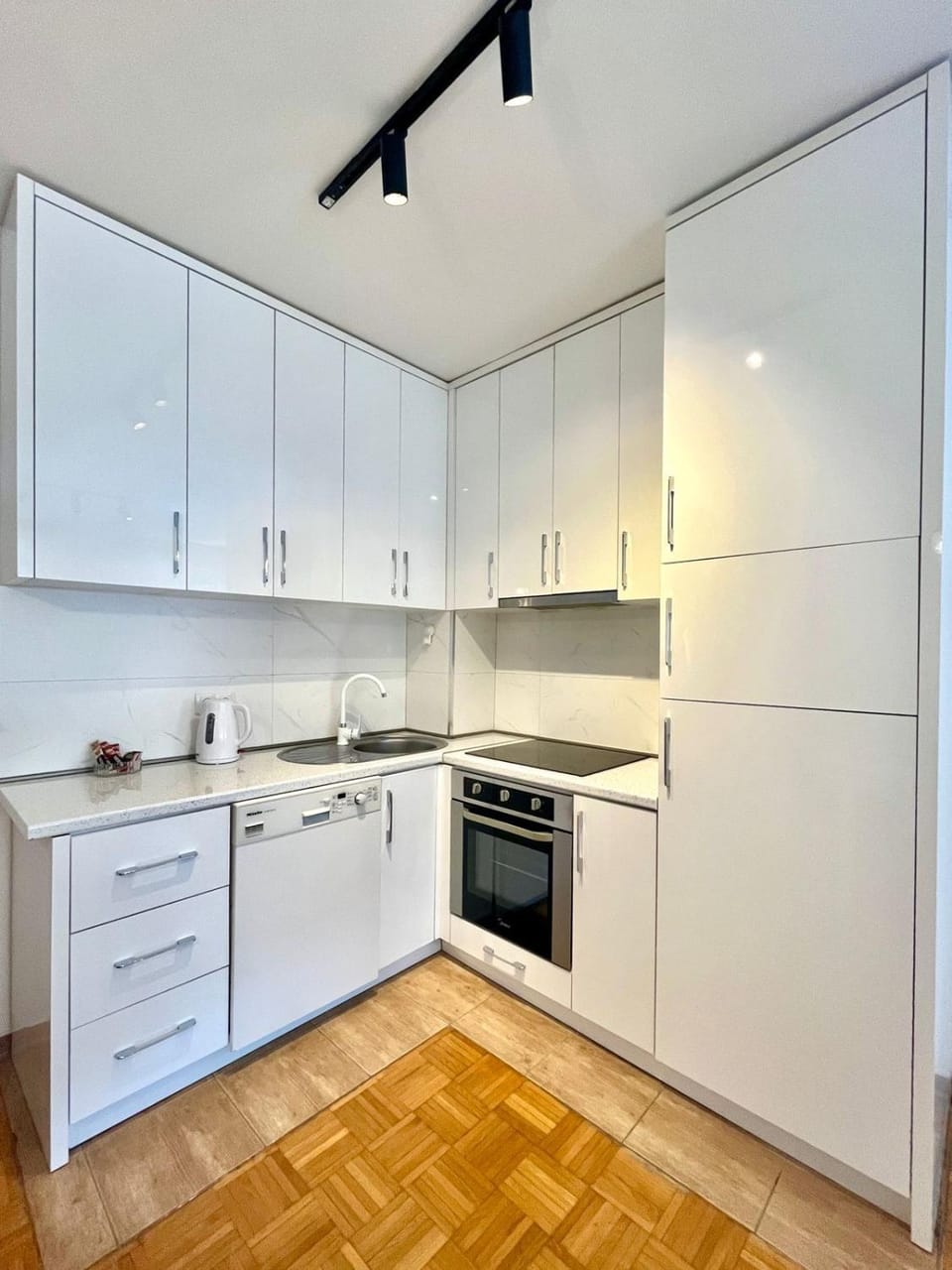 Elegant and Cozy Apartment in the City - B & C Street with Private Parking Apartment in Serbia