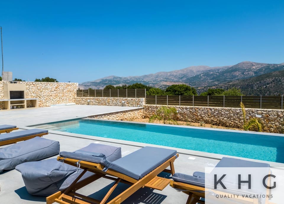 Βιλα Ελευθερία με ιδιωτικη πισινα 5 λεπτα απο το Αργοστολι Apartment in Argostolion