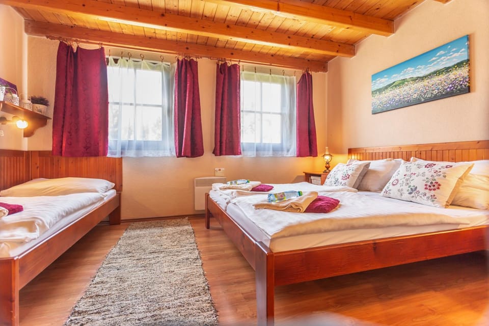 Bedroom, towels