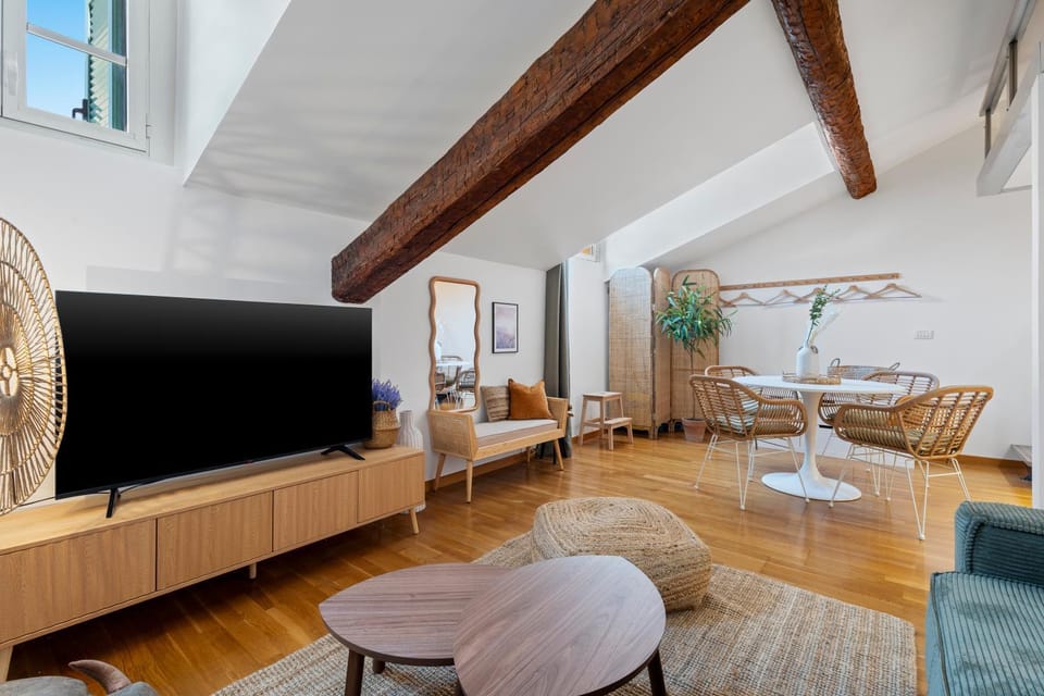 TV and multimedia, Living room, Seating area