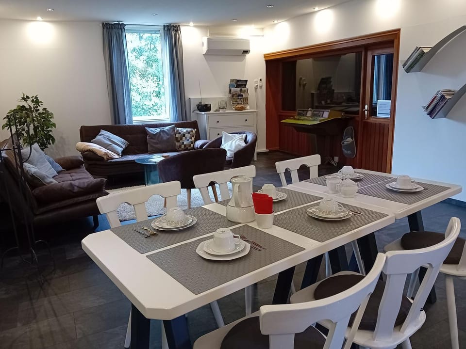 Living room, Seating area, Dining area