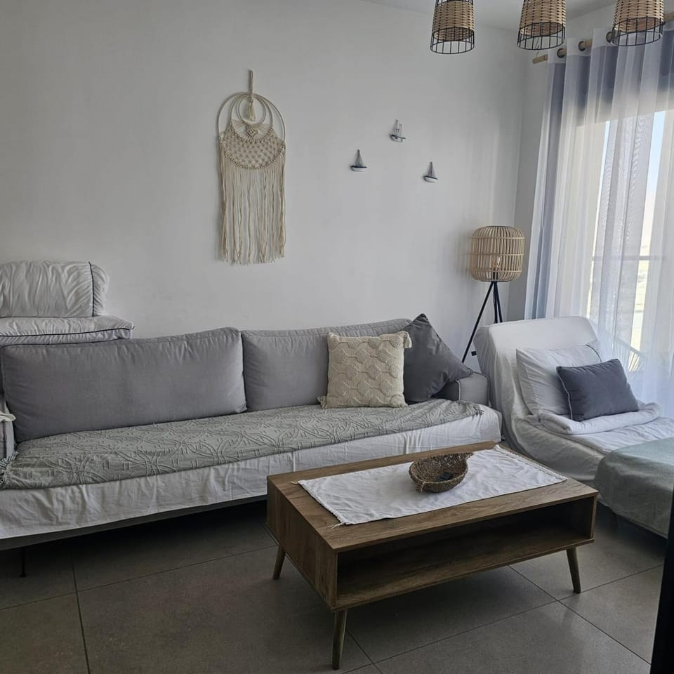 Bed, Living room