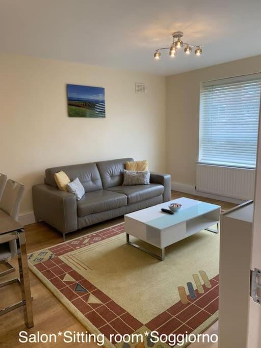 2 Bed Apartment, Southgate, London Apartment in Enfield