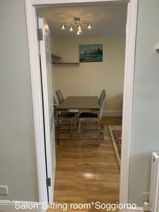 2 Bed Apartment, Southgate, London Apartment in Enfield