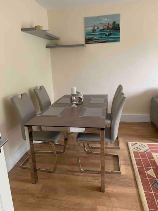2 Bed Apartment, Southgate, London Apartment in Enfield