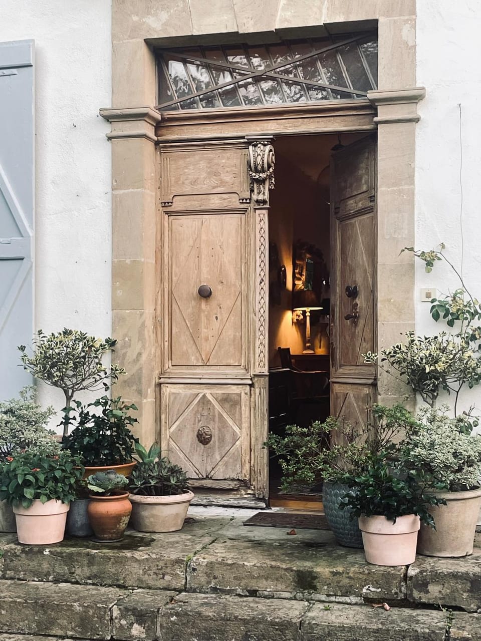 Property building, Facade/entrance, Day