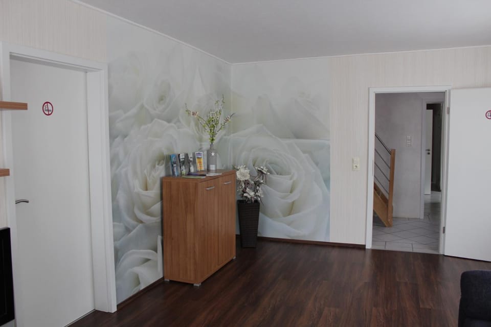 Communal lounge/ TV room, Living room, Decorative detail