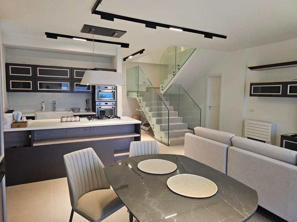 Living room, Seating area, Dining area