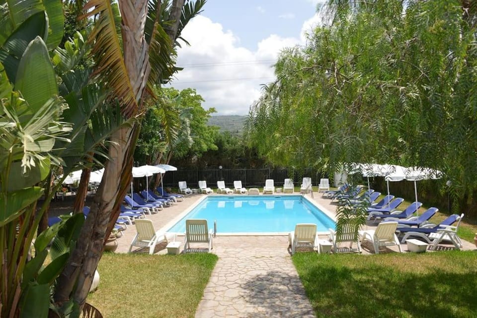 Swimming pool, Swimming pool