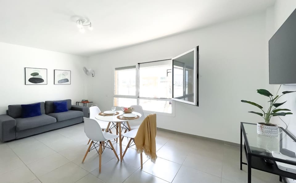 TV and multimedia, Living room, Dining area