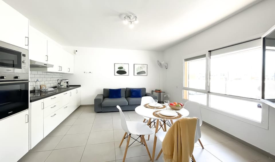 Kitchen or kitchenette, Living room, Dining area, oven, stove