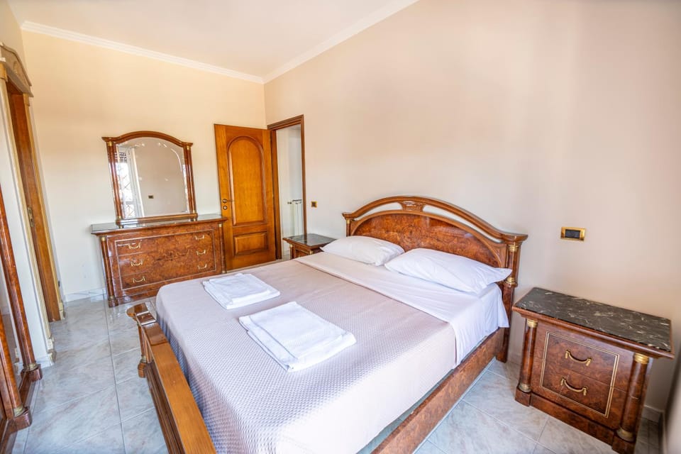 Bed, Photo of the whole room, Bedroom, towels, wardrobe