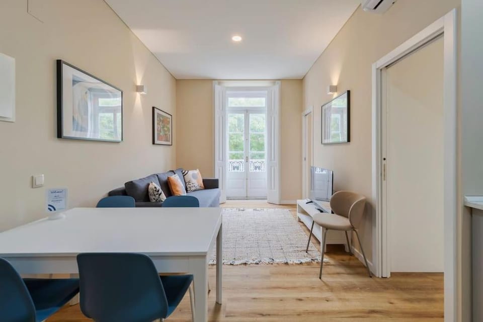 TV and multimedia, Living room, Decorative detail, Dining area