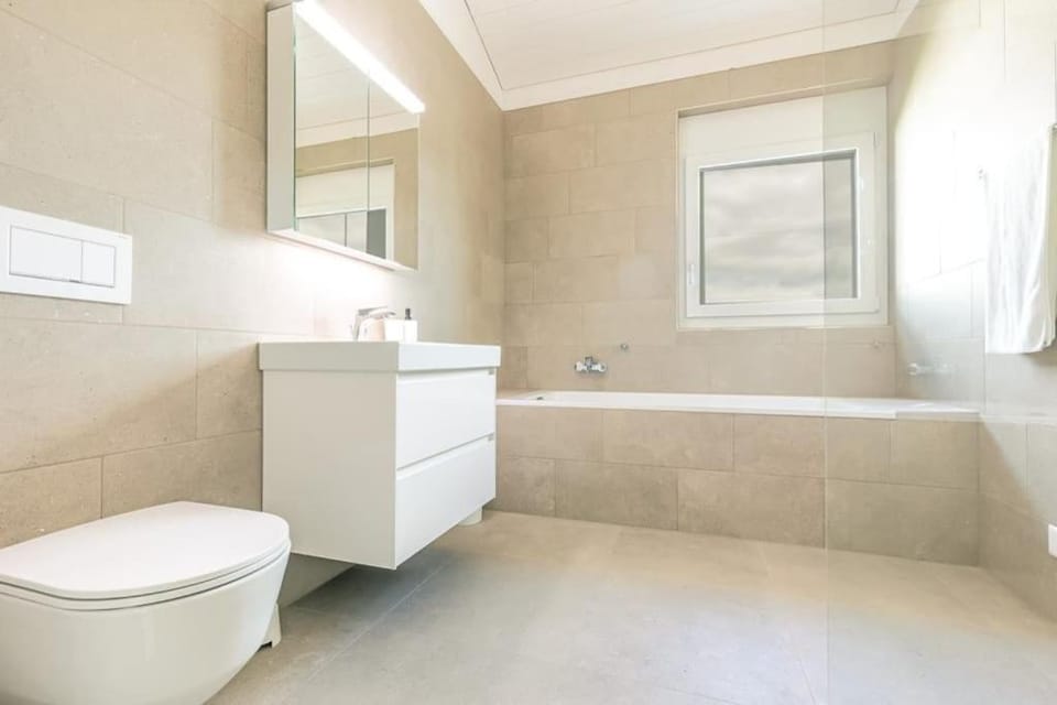 Toilet, Bathroom, Bath