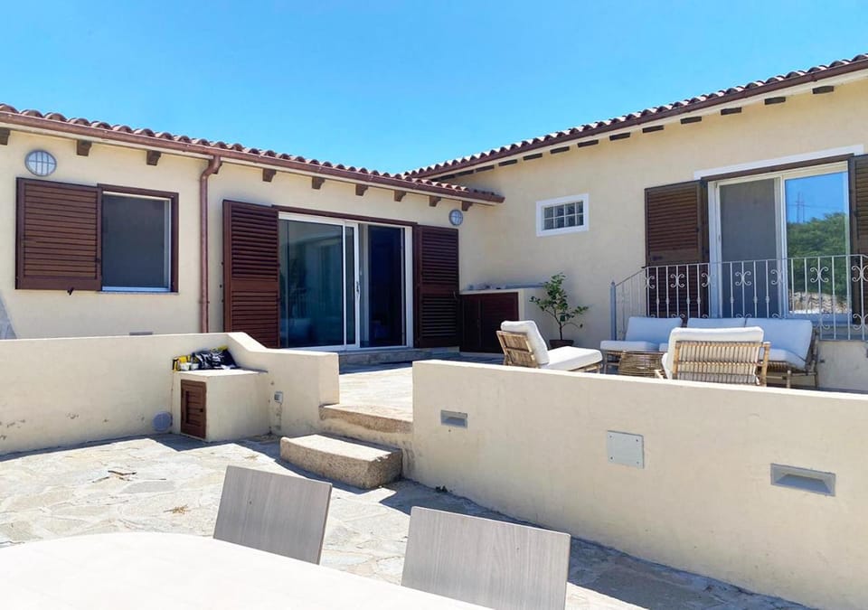 Property building, Patio, Day, View (from property/room), Balcony/Terrace, Dining area, sunbed