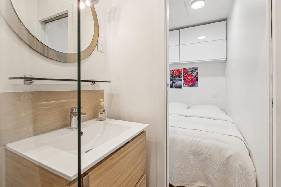 Bathroom, Bedroom