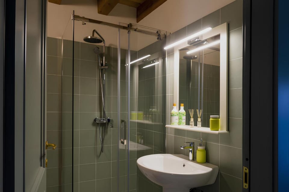 Shower, Bathroom