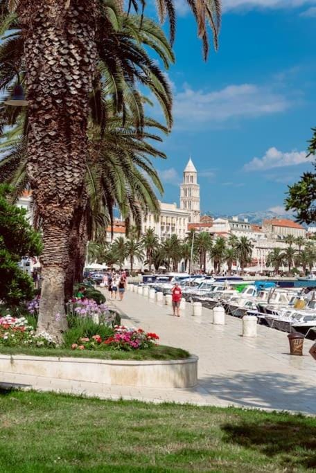 Modern apartment in Split, 8min from beach Apartment in Split
