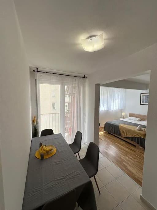 Modern apartment in Split, 8min from beach Apartment in Split