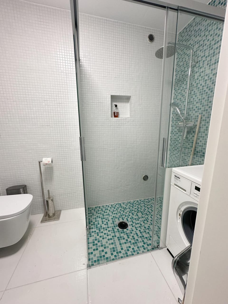 Shower, Toilet, Bathroom